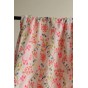 tissu brodé multicolore - un chat sur un fil
