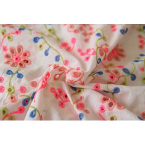 tissu en coton brodé - blanc cassé et couleurs