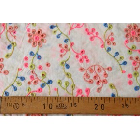 tissu en coton brodé fleurs - un chat sur un fil