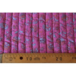 tissu matelassé rose fleuri - un chat sur un fil