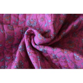 matelassé double gaze rose fleuri - un chat sur un fil