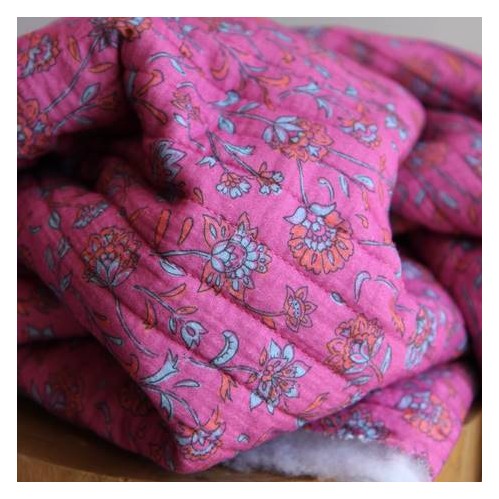 tissu indien matelassé - un chat sur un fil tissu indien matelassé - un chat sur un fil