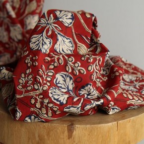 voile de coton fleuri - un chat sur un fil