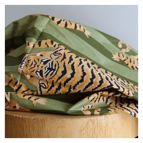 tissu fleurs indien - un chat sur un fil