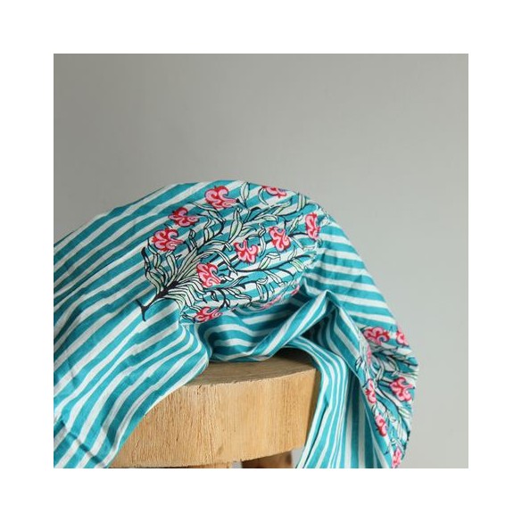 tissu coton indien fleurs  et rayures  - un chat sur un fil