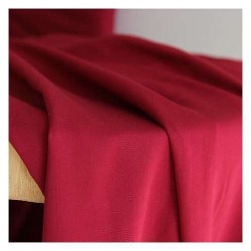 twill de viscose rouge grenat - un chat sur un fil