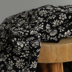 tissu crêpe de viscose - fleurs noir et écru