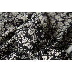 crêpe de viscose - un chat sur un fil