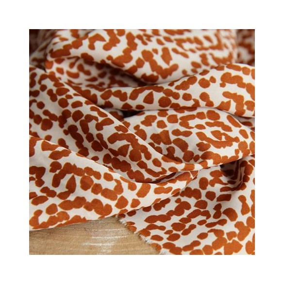 tissu voile de viscose pois caramel et écru