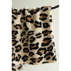 manteau en sherpa léopard - un chat sur un fil