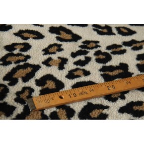 joli tissu sherpa léopard grand format - un chat sur un fil