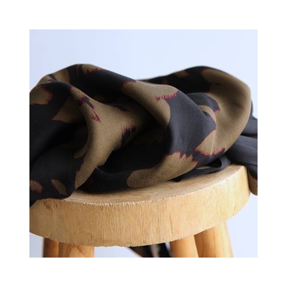 satin de viscose oekotex - un chat sur un fil