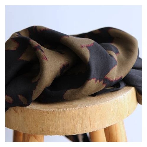 satin de viscose oekotex - un chat sur un fil