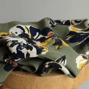 JOLIE VISCOSE FLEURS - un chat sur un fil