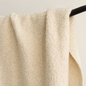 bouclette écru - un chat sur un fil