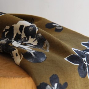 JOLIE VISCOSE FLEURS - un chat sur un fil