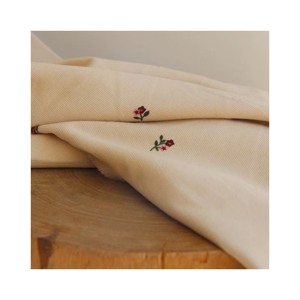 tissu velours milleraies - un chat sur un fil