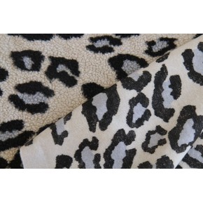 joli tissu sherpa léopard grand format - un chat sur un fil