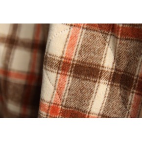 tissu carreaux - un chat sur un fil