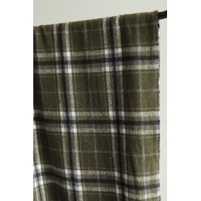 lainage à carreaux - un chat sur un fil