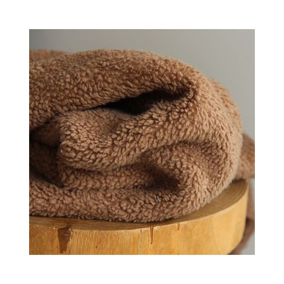 tissu sherpa praline - un chat sur un fil