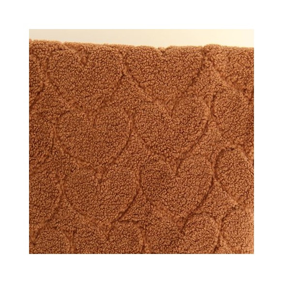 tissu sherpa teddy cœurs marron  - un chat sur un fil