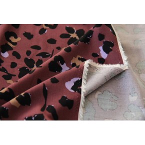 très belle viscose pour coudre une robe - un chat sur un fil