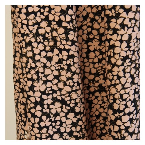 crêpe de viscose - un chat sur un fil