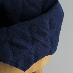 tissu matelassé marine - un chat sur un fil