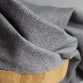 tissu lainage gris- un chat sur un fil