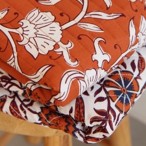 collection de cotons matelassés - un chat sur un fil