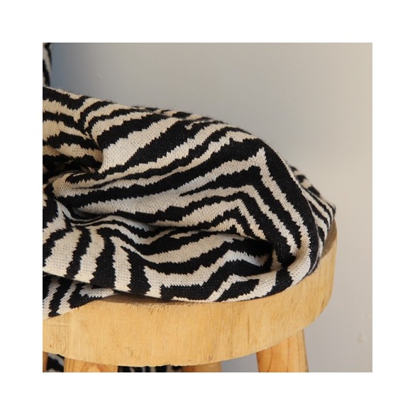 tissu maille zèbre beige et noir - un chat sur un fil