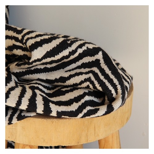 tissu maille zèbre beige et noir - un chat sur un fil