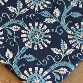tissu indien grandes fleurs marine et bleu