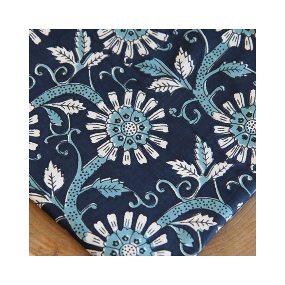 tissu indien grandes fleurs marine et bleu