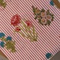 tissu indien rose motif rayures et fleurs - un chat sur un fil