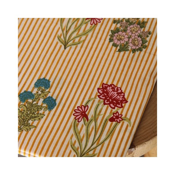 tissu indien ocre motif rayures et fleurs - un chat sur un fil