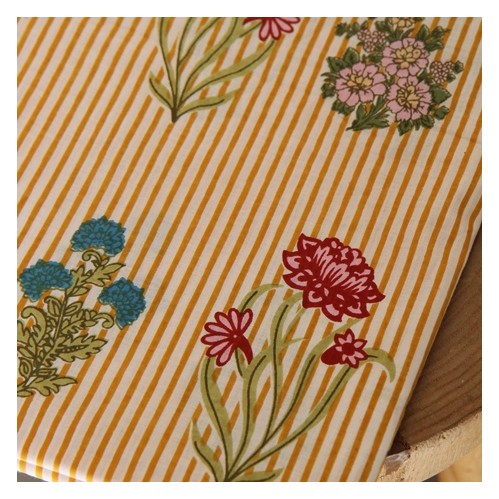 tissu indien ocre motif rayures et fleurs - un chat sur un fil