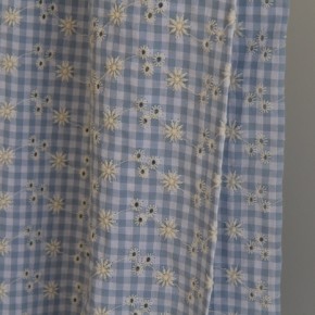 coton brodé - tissu seersucker bleu ciel et blanc