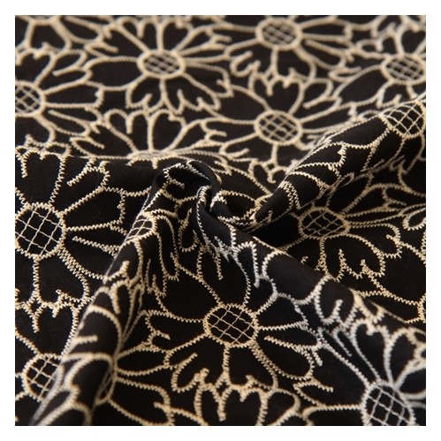 tissu en broderie anglaise - noir et écru
