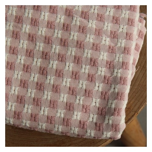 tissu original brodé vichy - un chat sur un fil