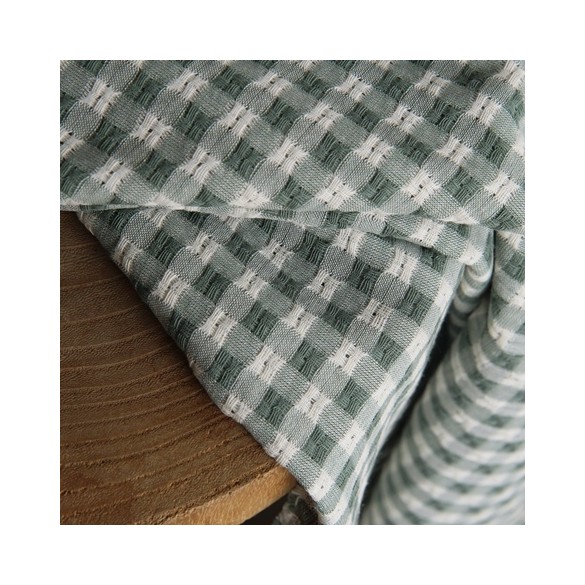 joli coton brodé et ajouré - vert et écru