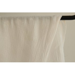 tissu brodé en coton blanc - un chat sur un fil