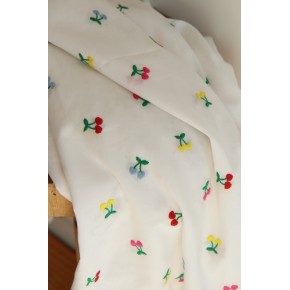 tissu avec broderie - un chat sur un fil