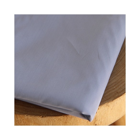 coton uni bleu ciel - un chat sur un fil