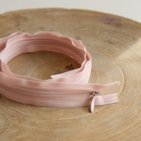 Fermeture Eclair invisible rose nude - un chat sur un fil
