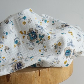 joli coton plumetis et fleurs - tissu upcyclé