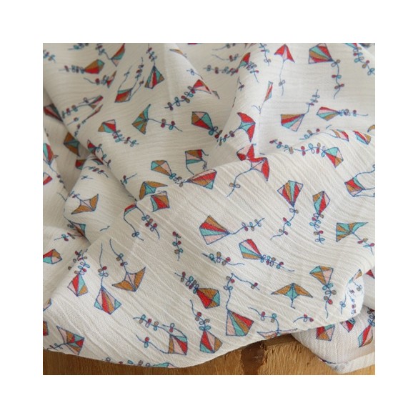 tissu crépon de viscose cerf-volants - un chat sur un fil