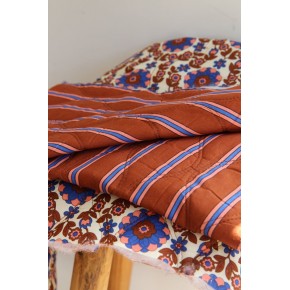 tissu matelassé fleurs et rayures - un chat sur un fil