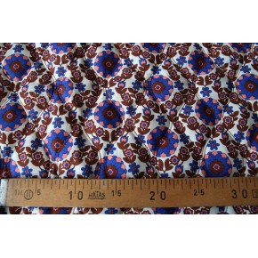 tissu matelassé fleurs - un chat sur un fil